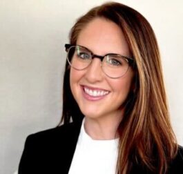 carolyn feroldi headshot - revised